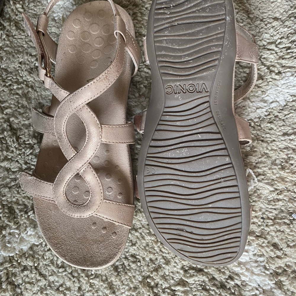 Vionic Sandals Size 8 - image 3